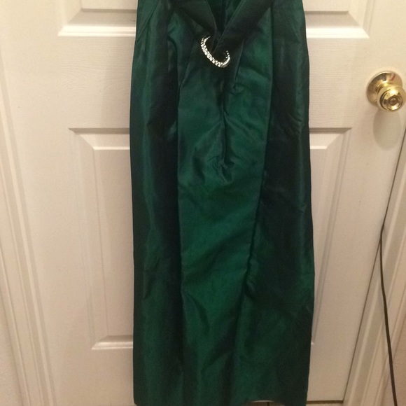 BUY NOW- GREEN JORDAN DRESS - Picture 2 of 8